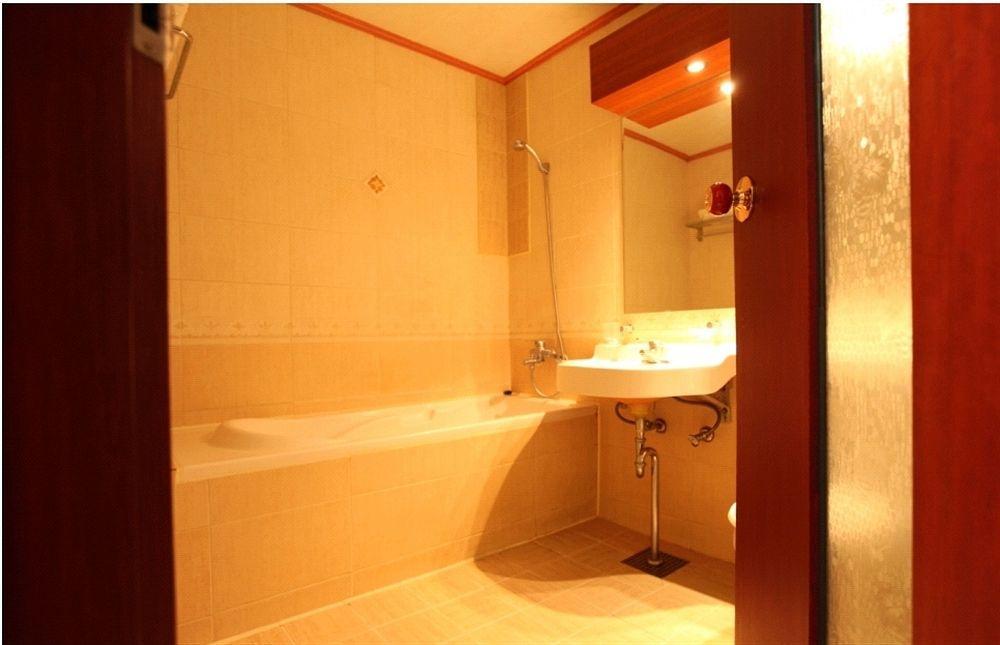 Abata Business Hotel Коян Экстерьер фото