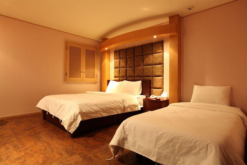 Abata Business Hotel Коян Экстерьер фото