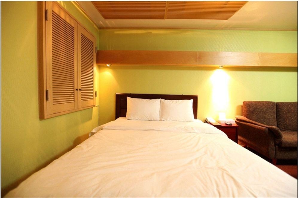Abata Business Hotel Коян Экстерьер фото